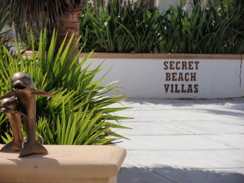 Secret Beach Villas near Puerto Morelos have ON SITE OWNERS to Manager the staff and maintain the property.